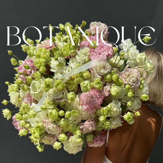 Mixed bouquet with lisianthus