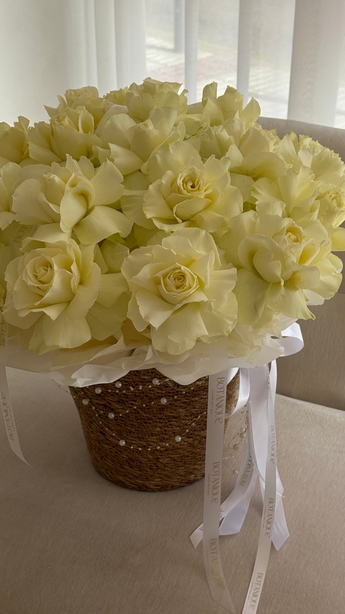 Basket of 25 French light green roses