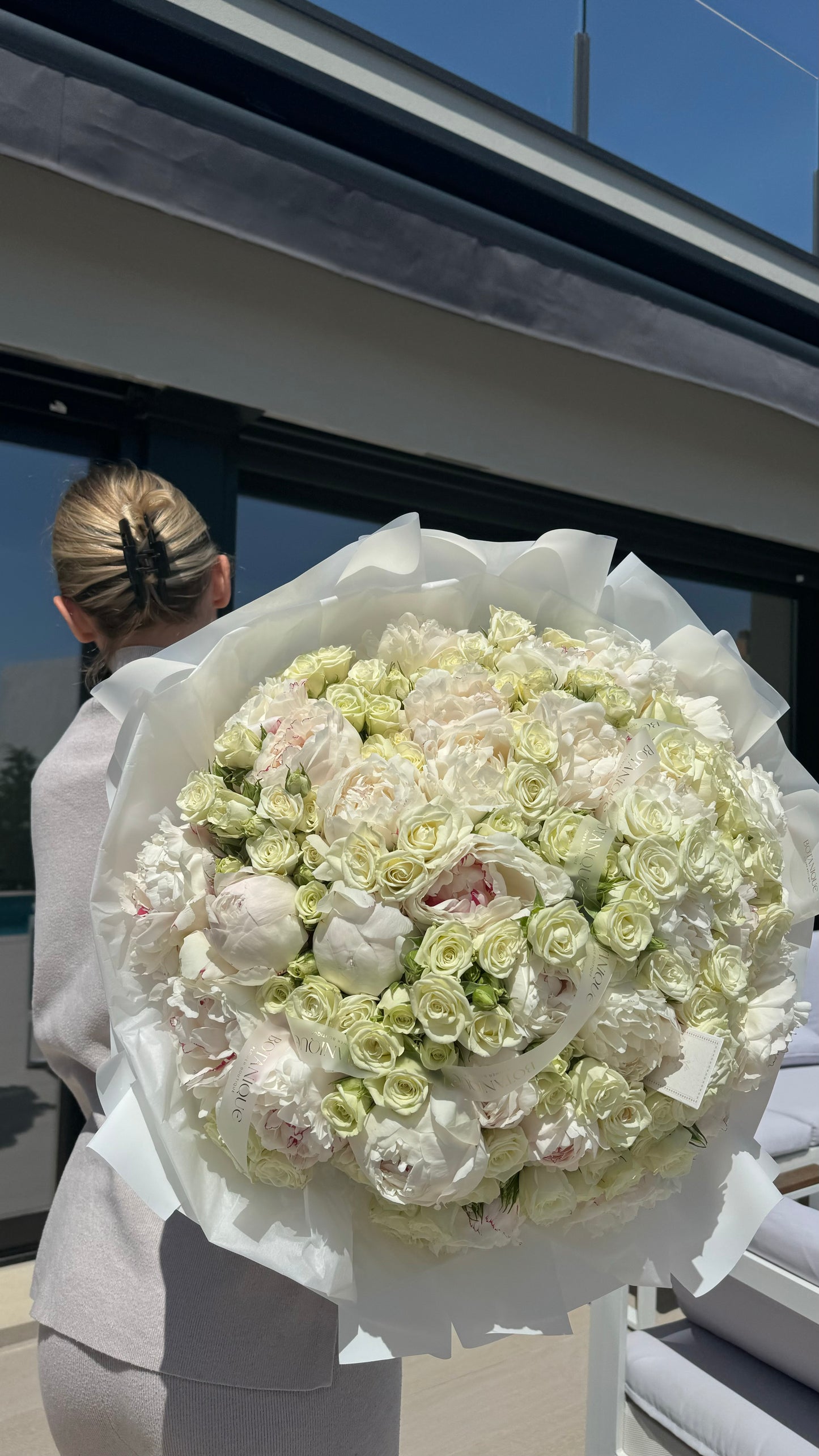 Peonies and roses XL