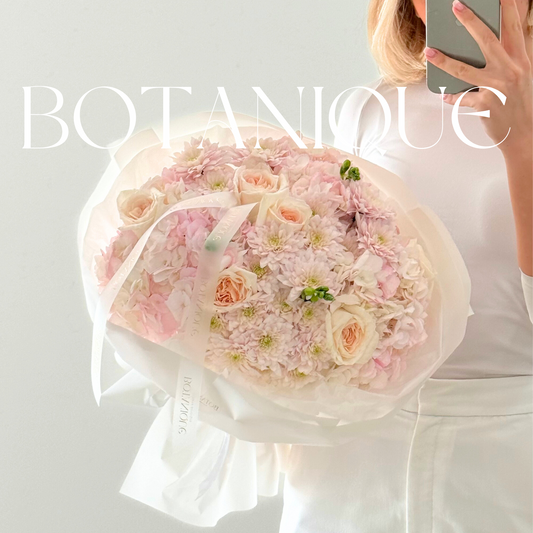 Mixed Bouquet of Hortensias and roses