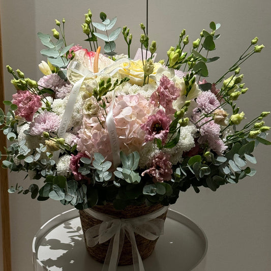 Ramo de flores mixto en cesta
