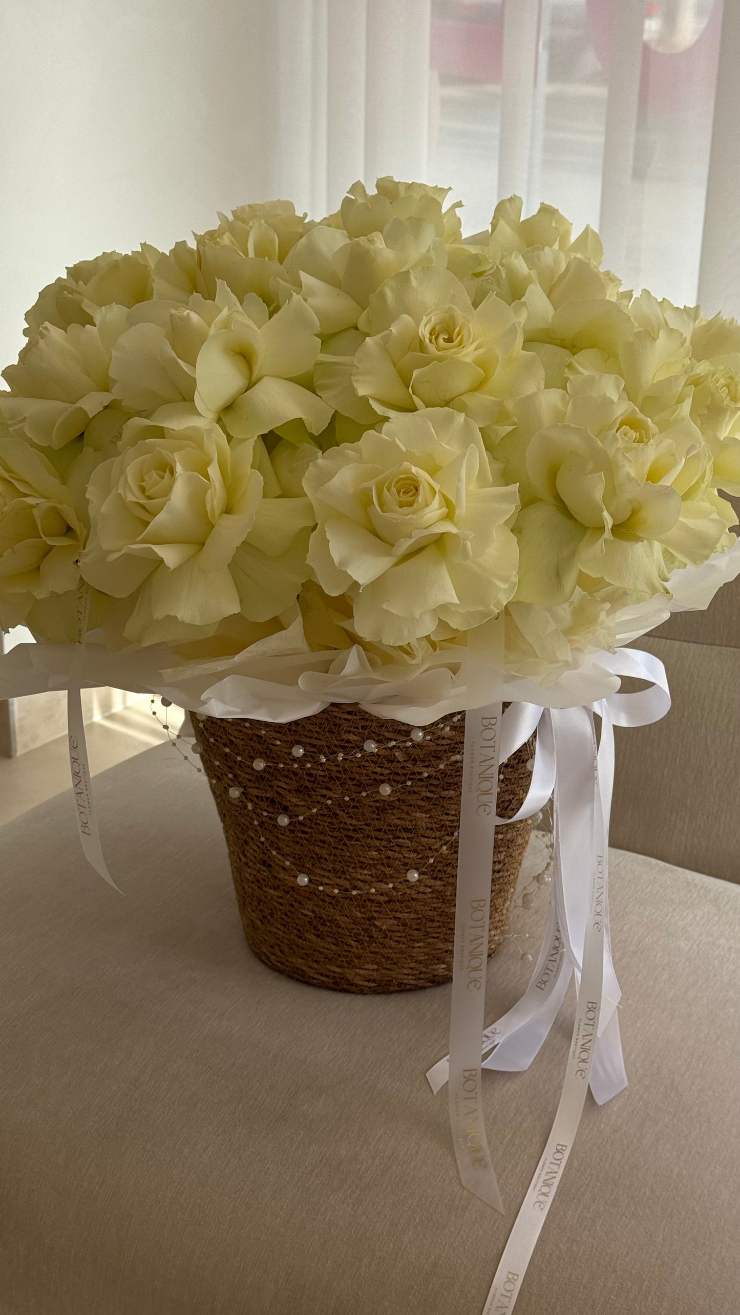 Basket of 25 French light green roses