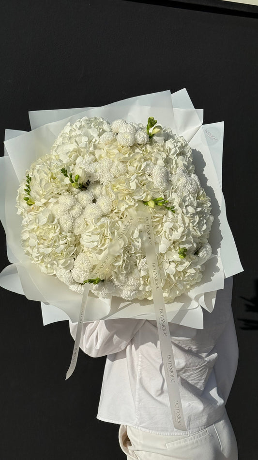 Ramo mixto con hortensias, fresias y crisantemos